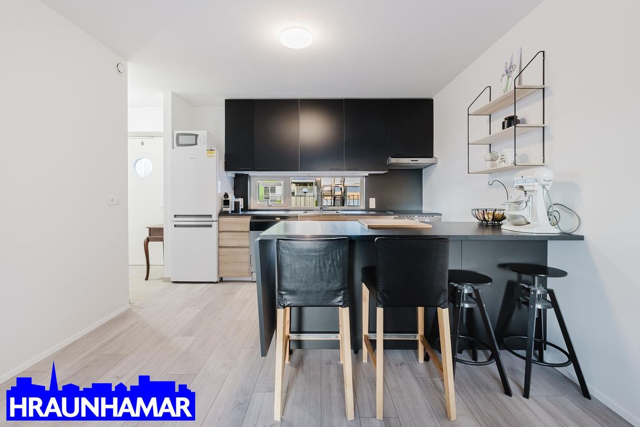 Jöfursbás 11B, 112 Reykjavík