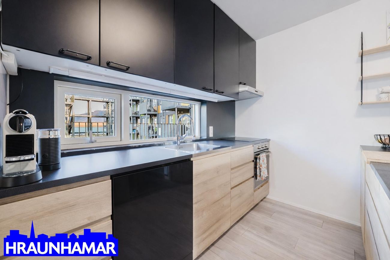 Jöfursbás 11B, 112 Reykjavík