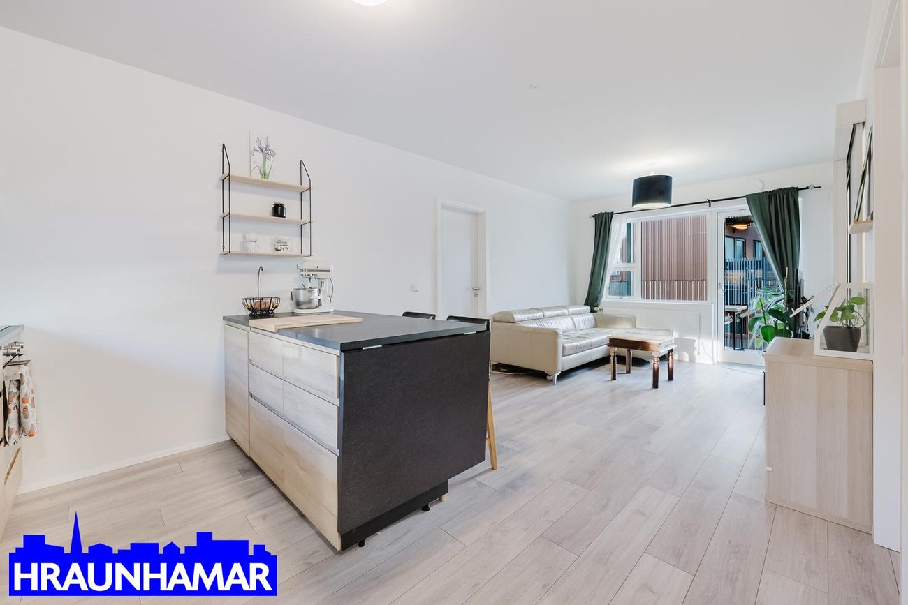 Jöfursbás 11B, 112 Reykjavík