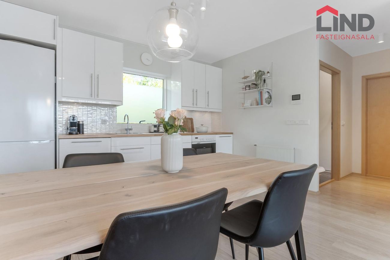 Þórðarsveigur 6, 113 Reykjavík