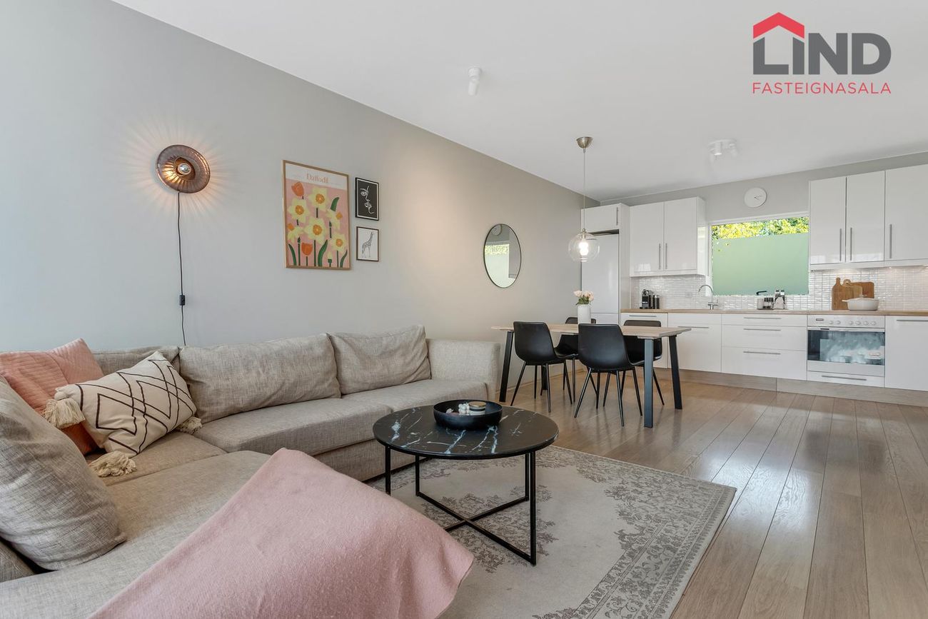 Þórðarsveigur 6, 113 Reykjavík
