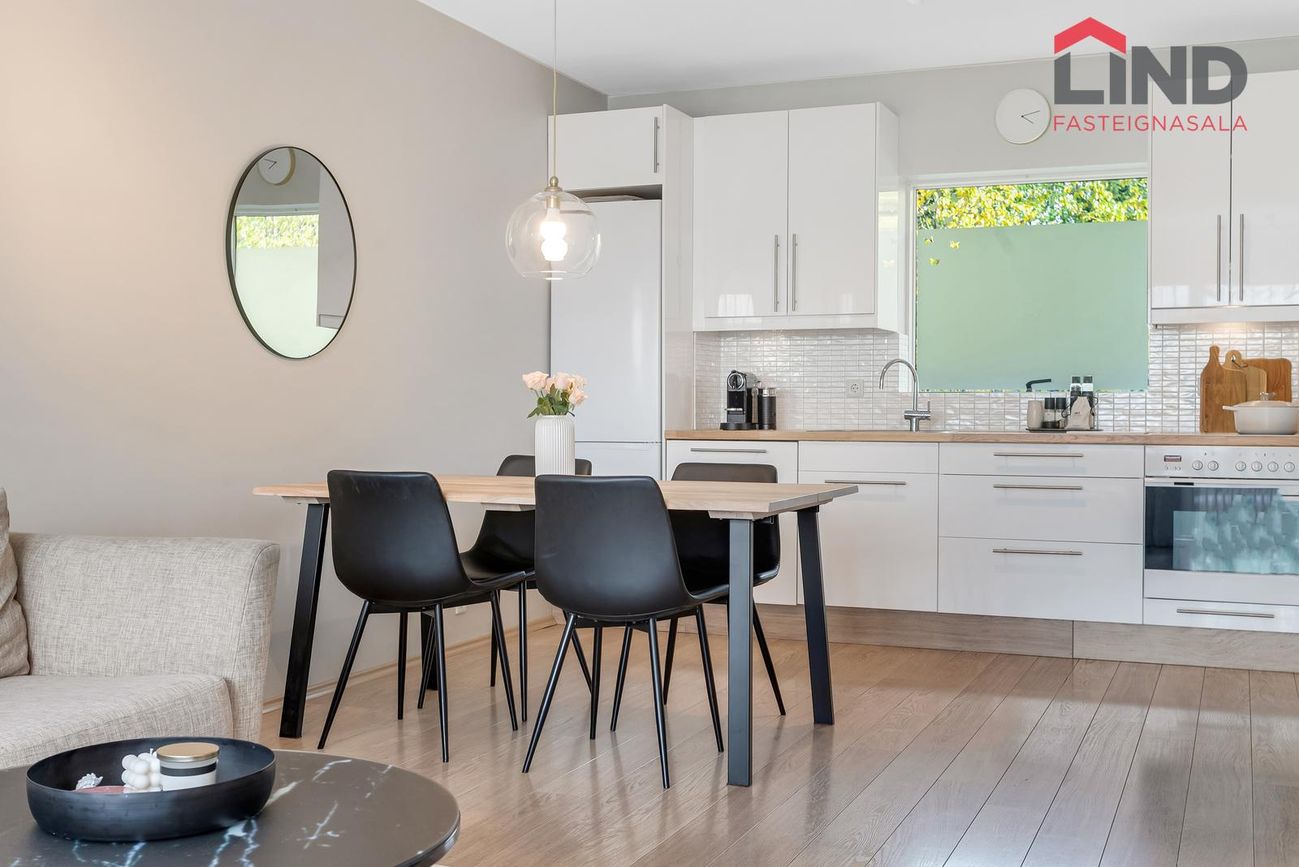 Þórðarsveigur 6, 113 Reykjavík