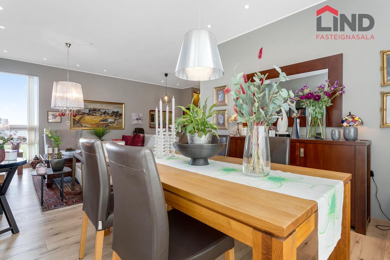 Pósthússtræti 3 - 0101, 230 Reykjanesbær