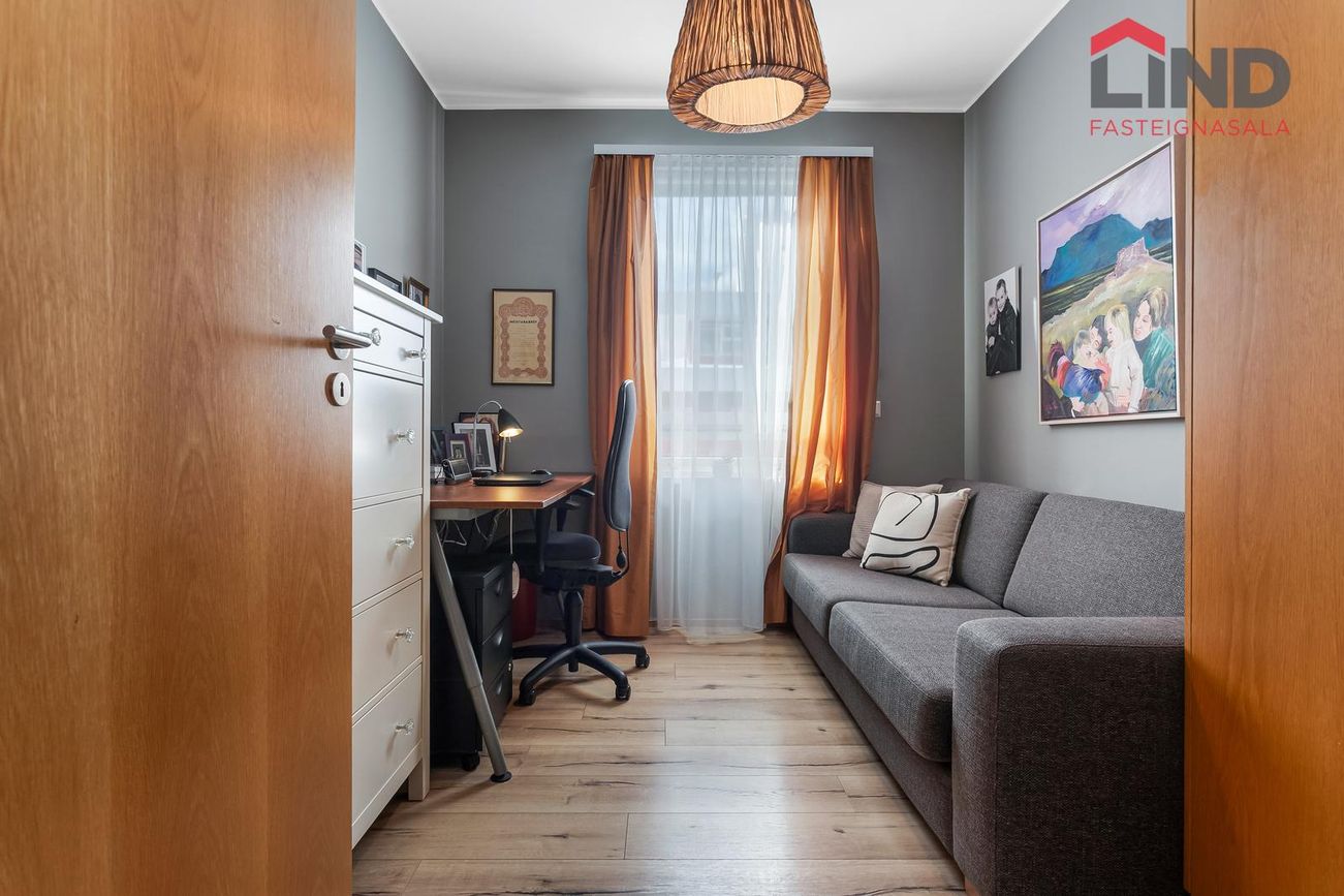 Pósthússtræti 3 - 0101, 230 Reykjanesbær