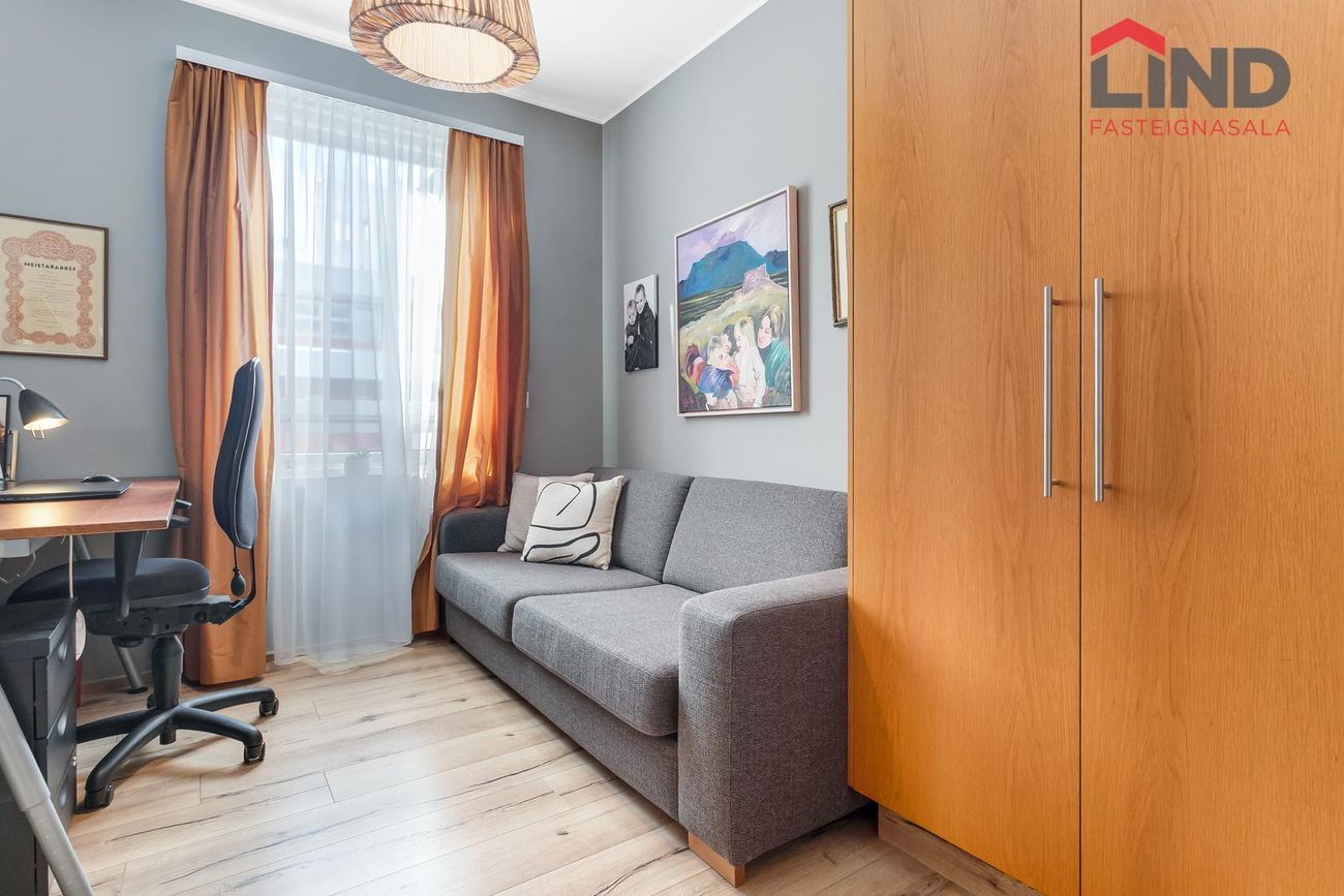 Pósthússtræti 3 - 0101, 230 Reykjanesbær