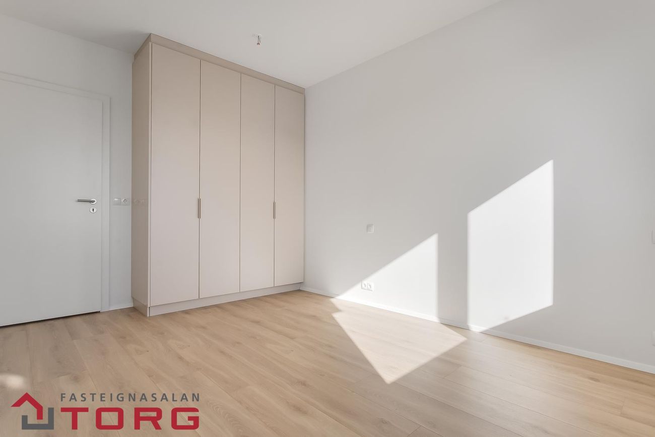 Úugata 8, 270 Mosfellsbær