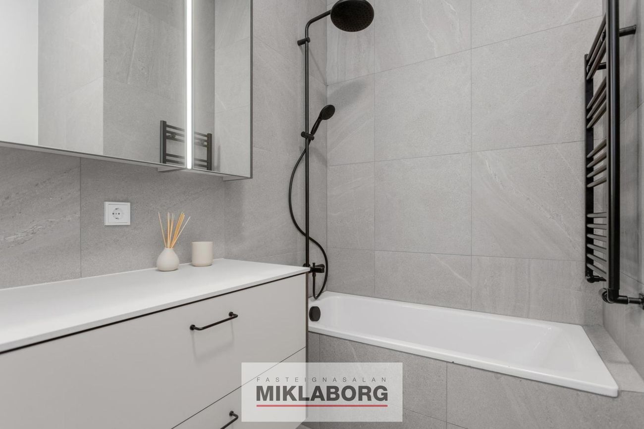 Hafnarbraut 10B, 200 Kópavogur