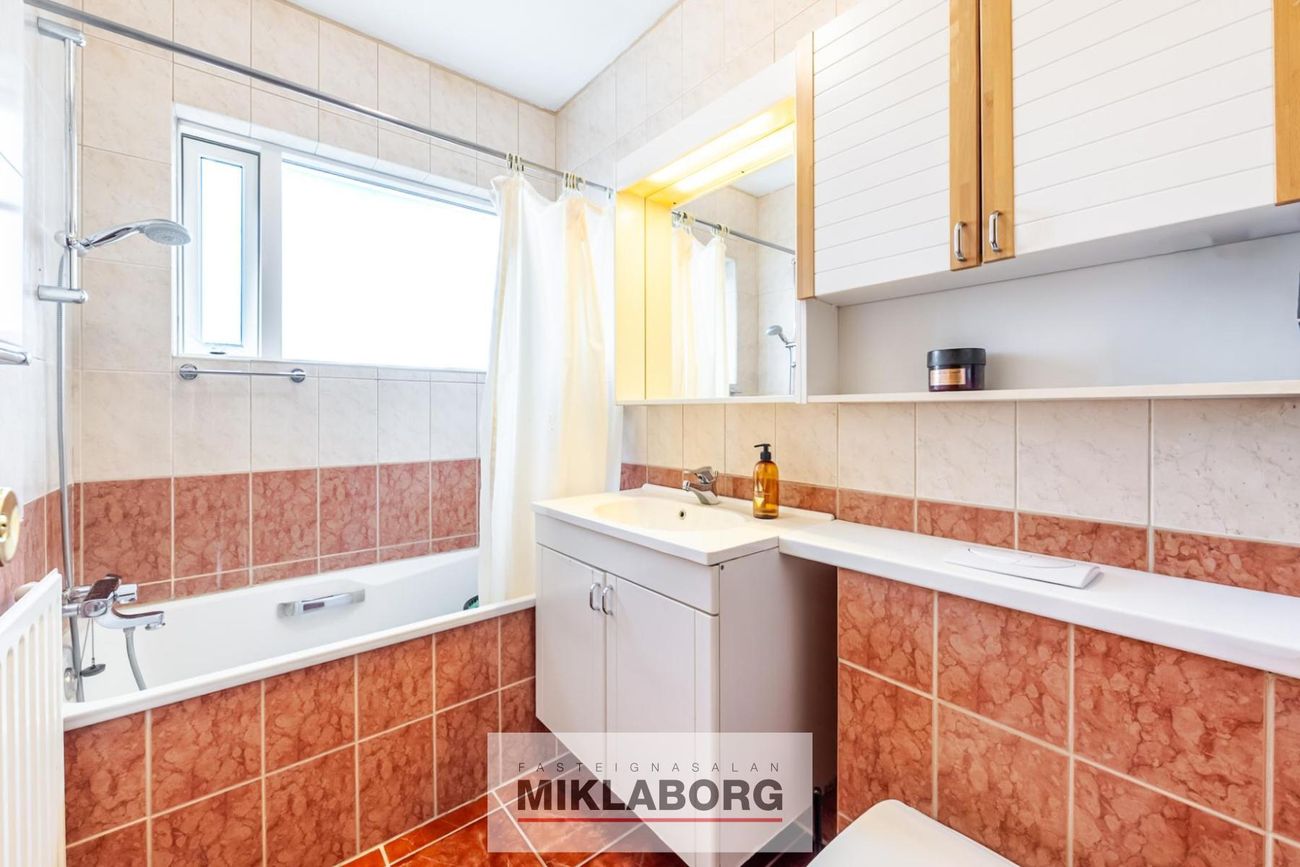Háaleitisbraut 43, 108 Reykjavík
