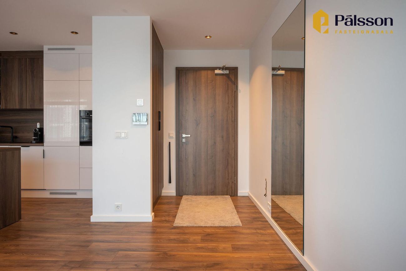 Grensásvegur 1B, 108 Reykjavík