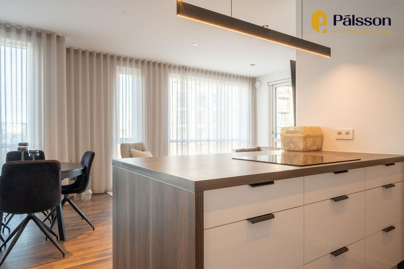 Grensásvegur 1B, 108 Reykjavík