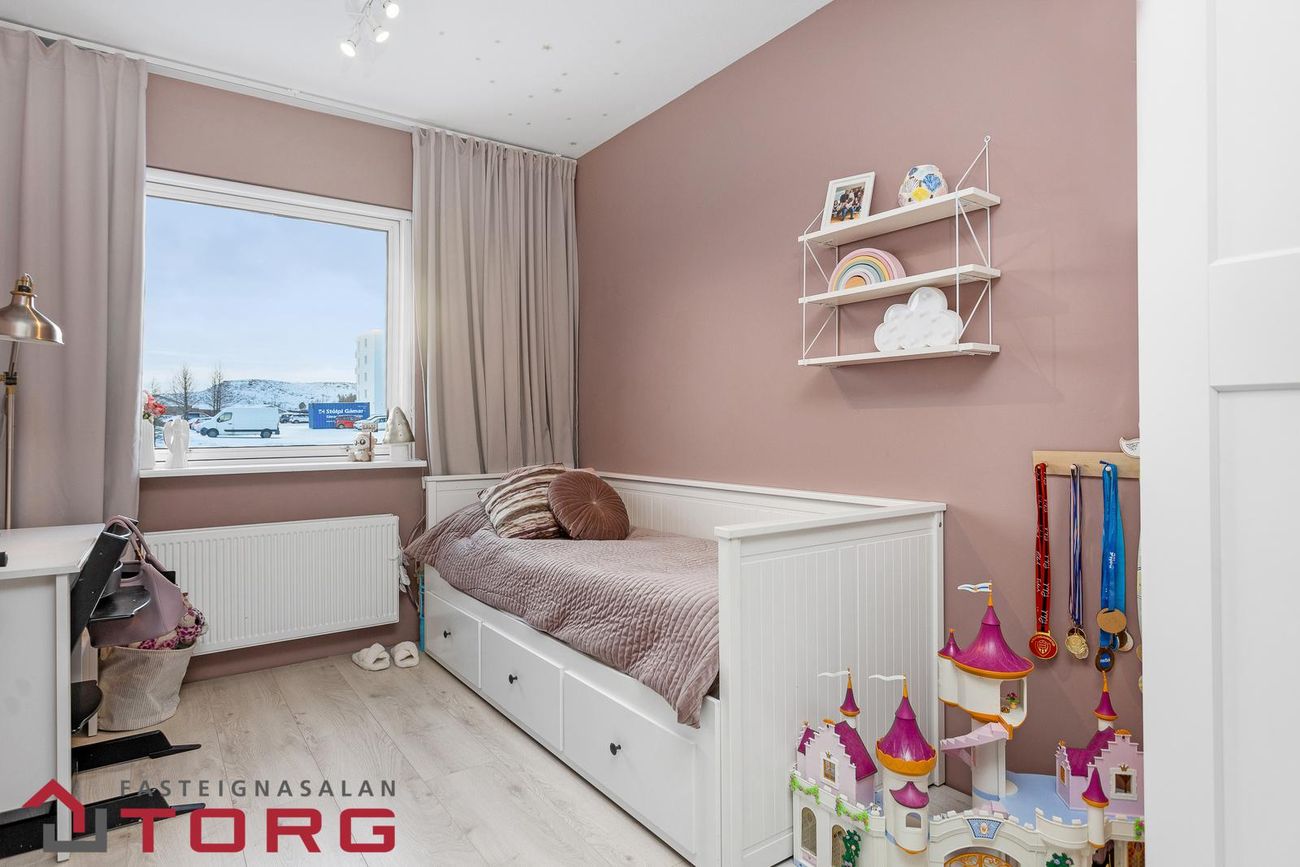 Marteinslaug 1, 113 Reykjavík
