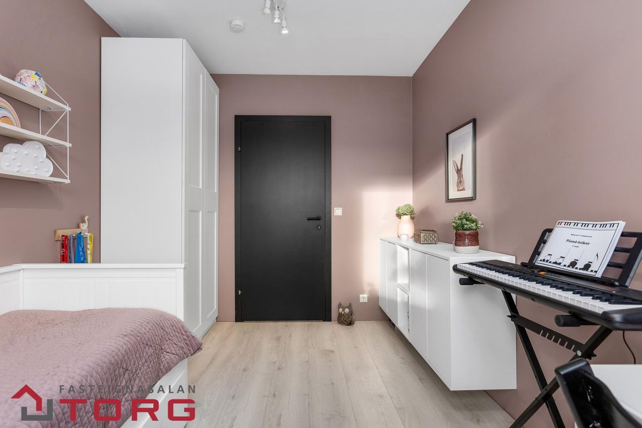 Marteinslaug 1, 113 Reykjavík