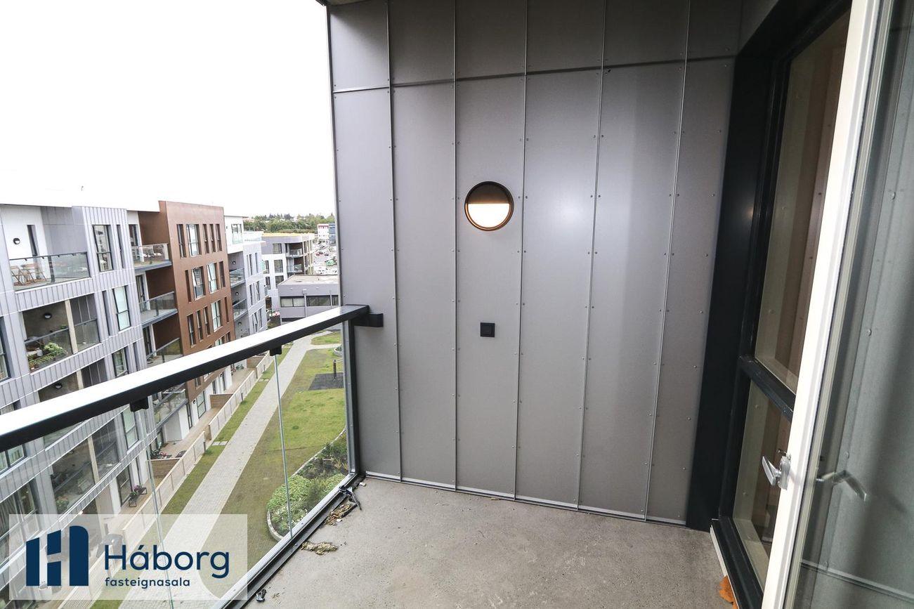 Grensásvegur 1A - 0511, 108 Reykjavík