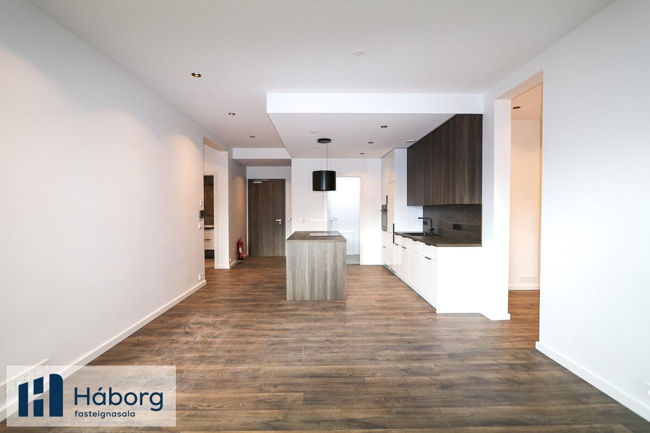 Grensásvegur 1A - 0511, 108 Reykjavík