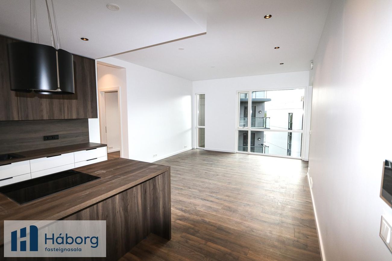 Grensásvegur 1A - 0511, 108 Reykjavík