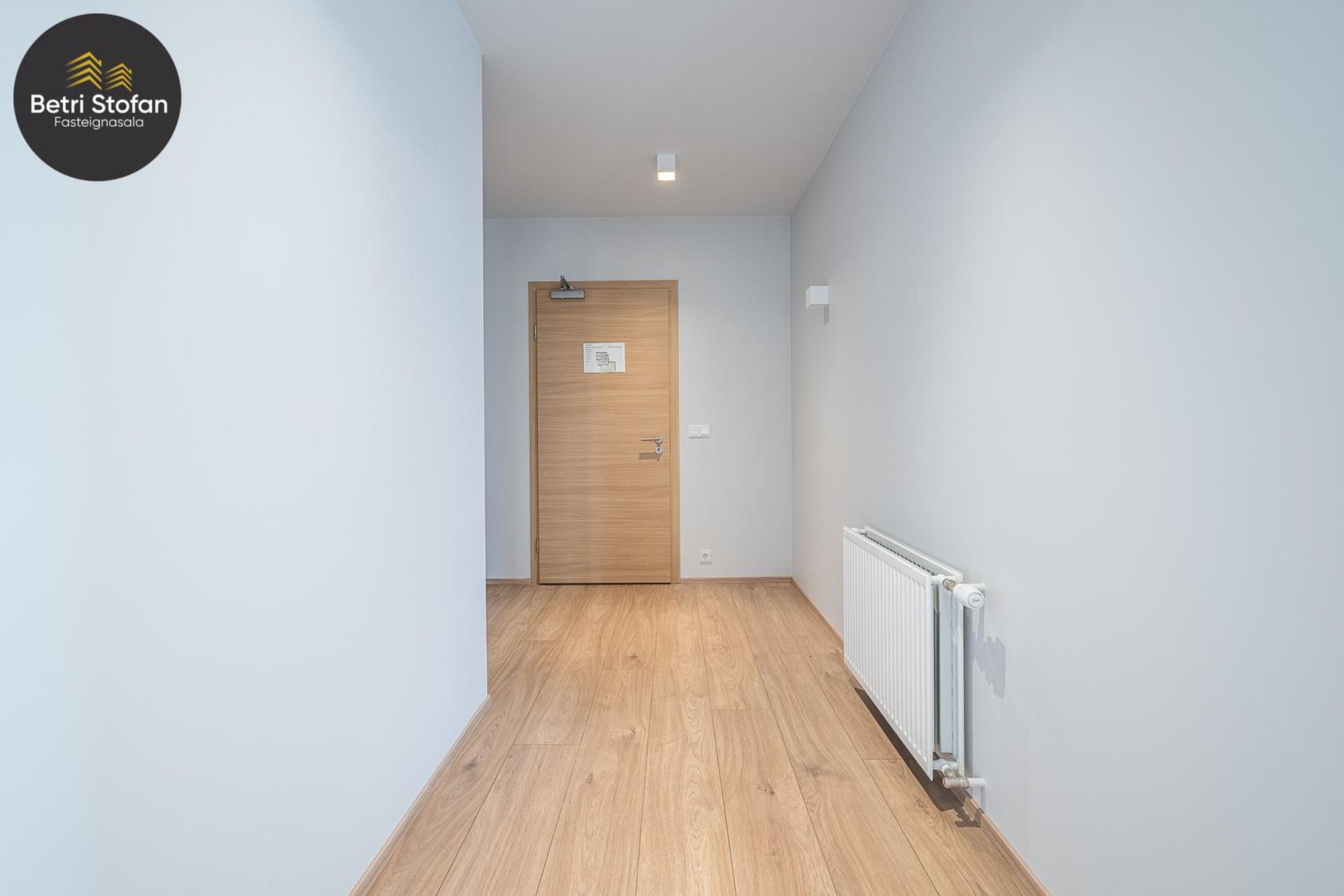 Arnarhlíð 4, 102 Reykjavík