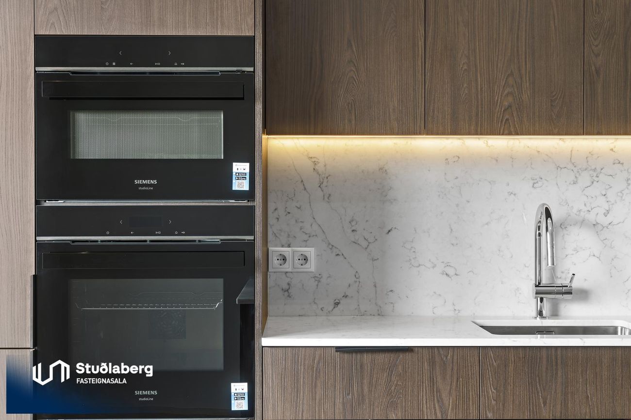 Pósthússtræti 9 - 0501, 230 Reykjanesbær