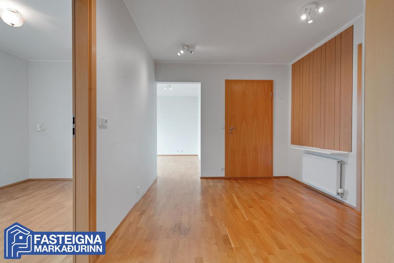 Árskógar 6 - 0402, 109 Reykjavík