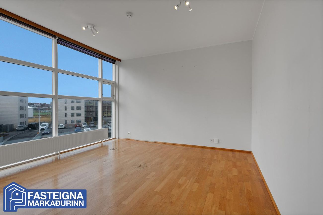 Árskógar 6 - 0402, 109 Reykjavík