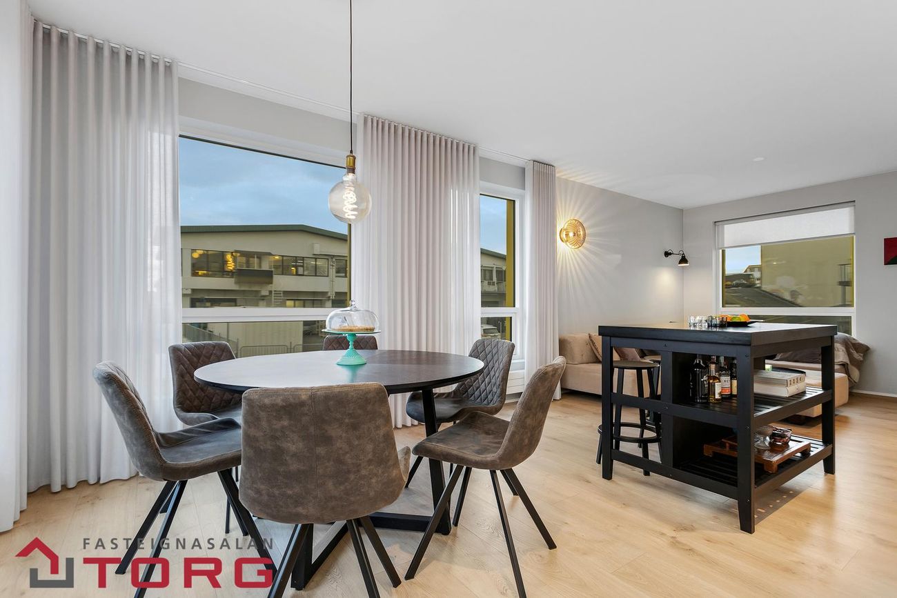 Hafnarbraut 12B, 200 Kópavogur
