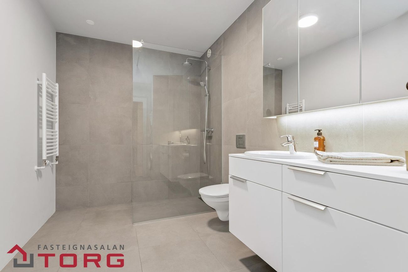 Hafnarbraut 12B, 200 Kópavogur