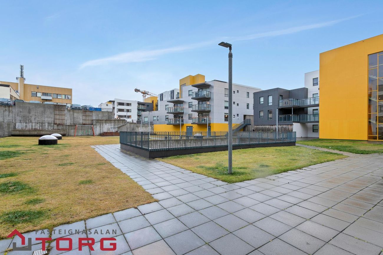 Hafnarbraut 12B, 200 Kópavogur