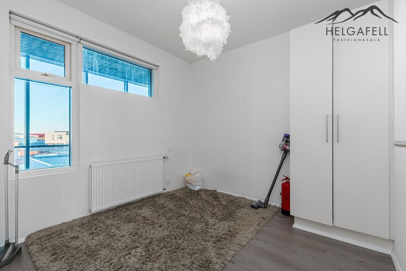 Dalsbraut 3, 260 Reykjanesbær