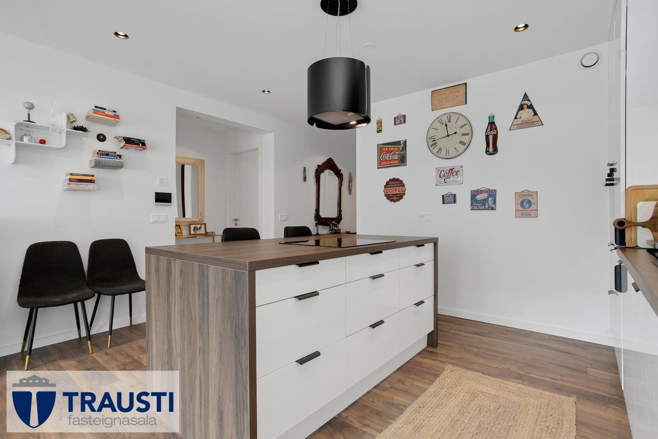 Grensásvegur 1B, 108 Reykjavík