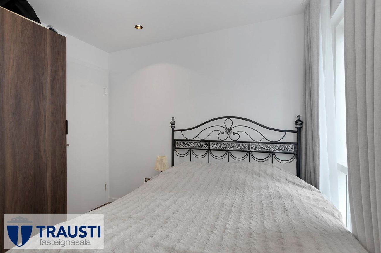 Grensásvegur 1B, 108 Reykjavík