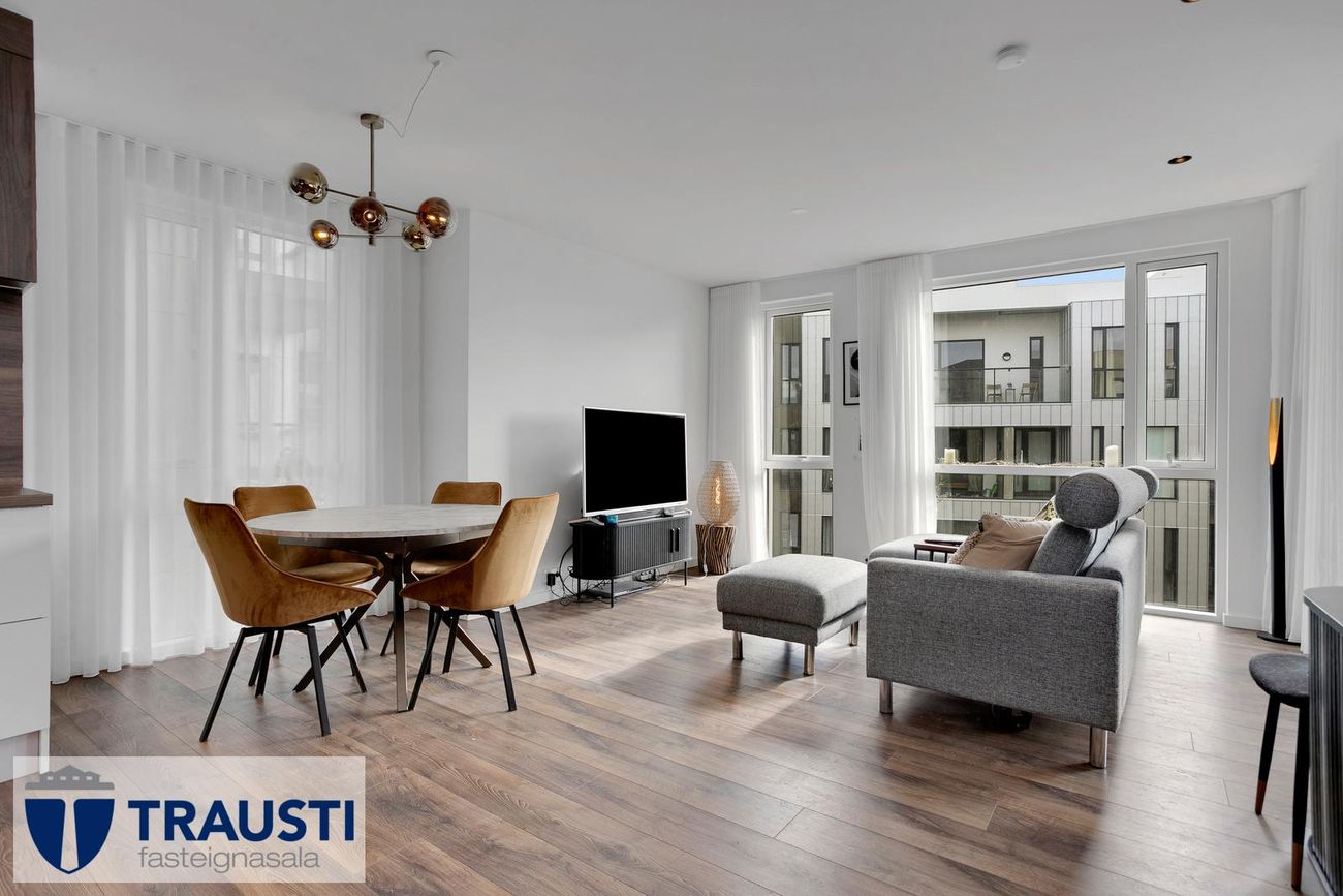 Grensásvegur 1B, 108 Reykjavík