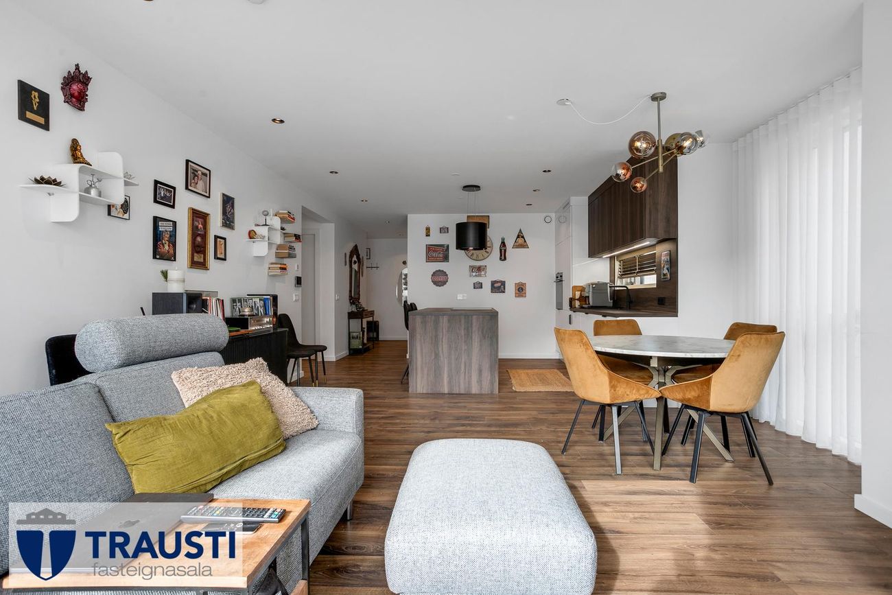 Grensásvegur 1B, 108 Reykjavík