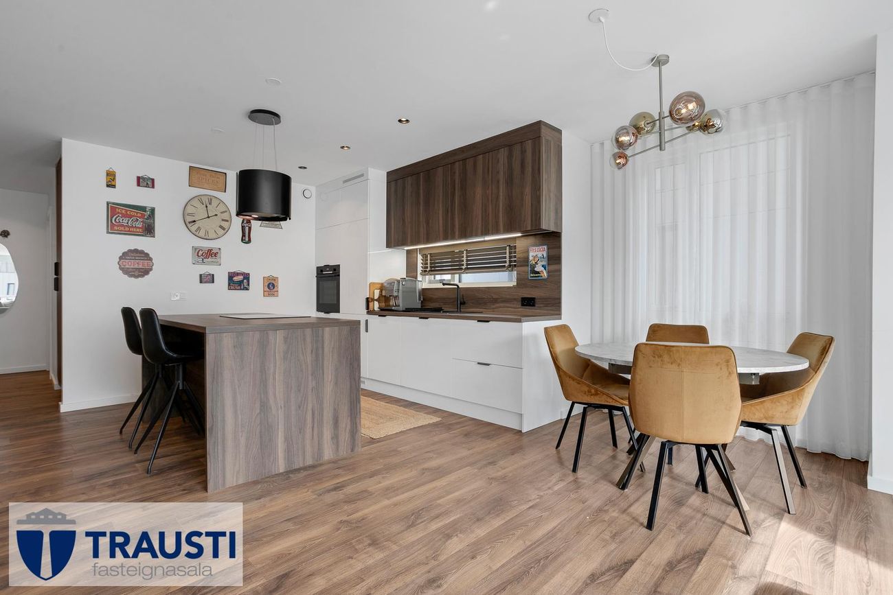 Grensásvegur 1B, 108 Reykjavík