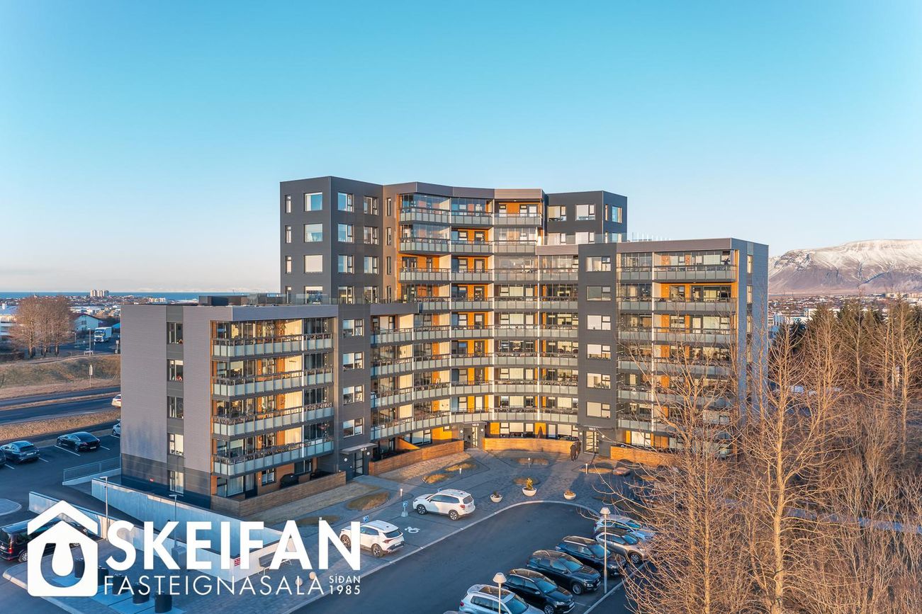 Hraunbær 103, 110 Reykjavík