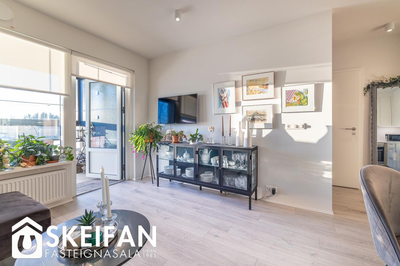 Hraunbær 103, 110 Reykjavík
