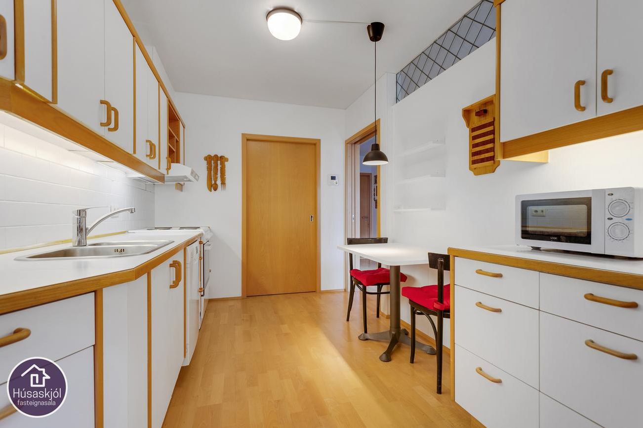 Hvassaleiti 58, 103 Reykjavík