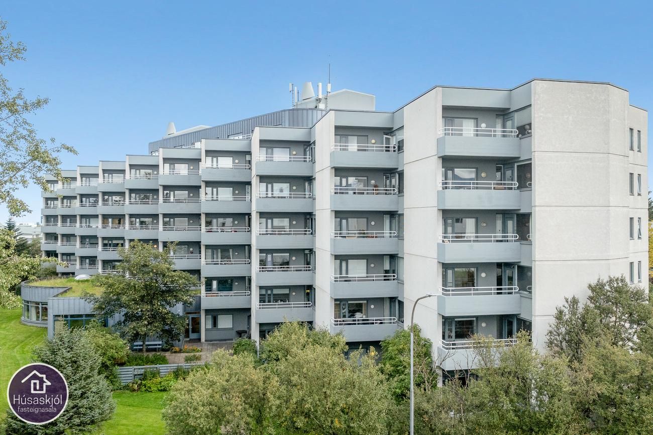 Hvassaleiti 58, 103 Reykjavík