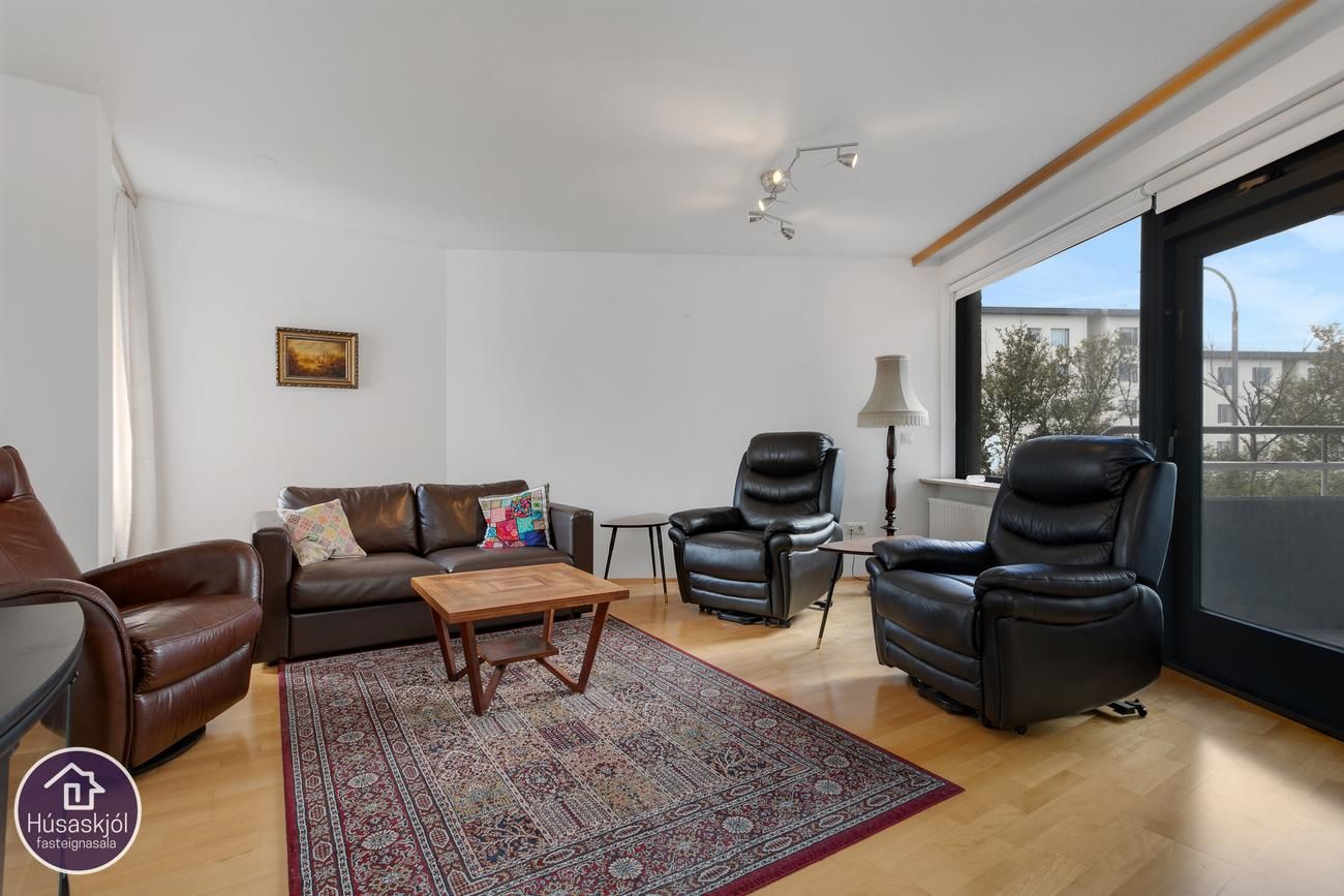 Hvassaleiti 58, 103 Reykjavík