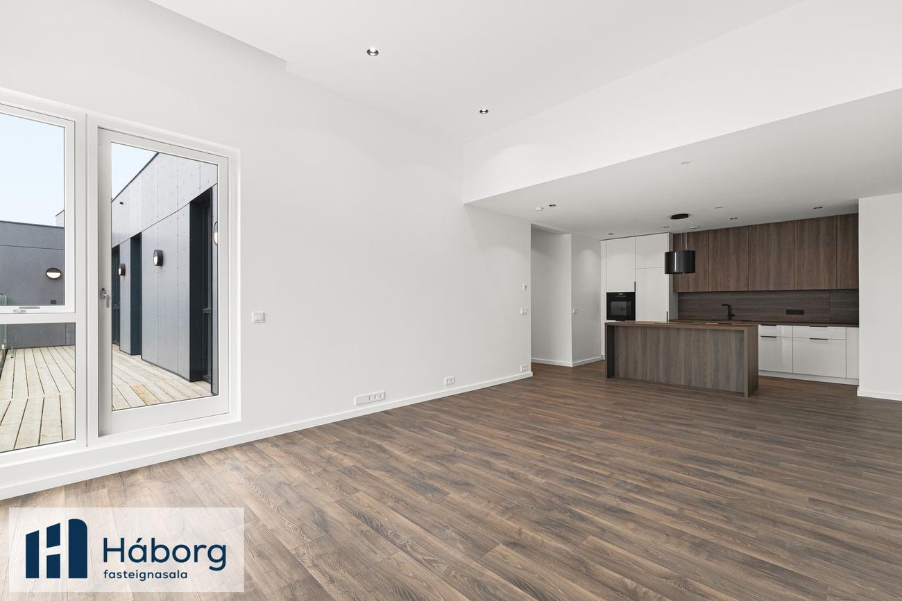 Grensásvegur 1C, 108 Reykjavík