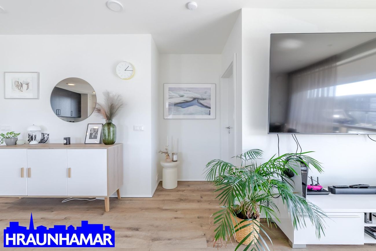 Nónhamar 2A, 221 Hafnarfjörður