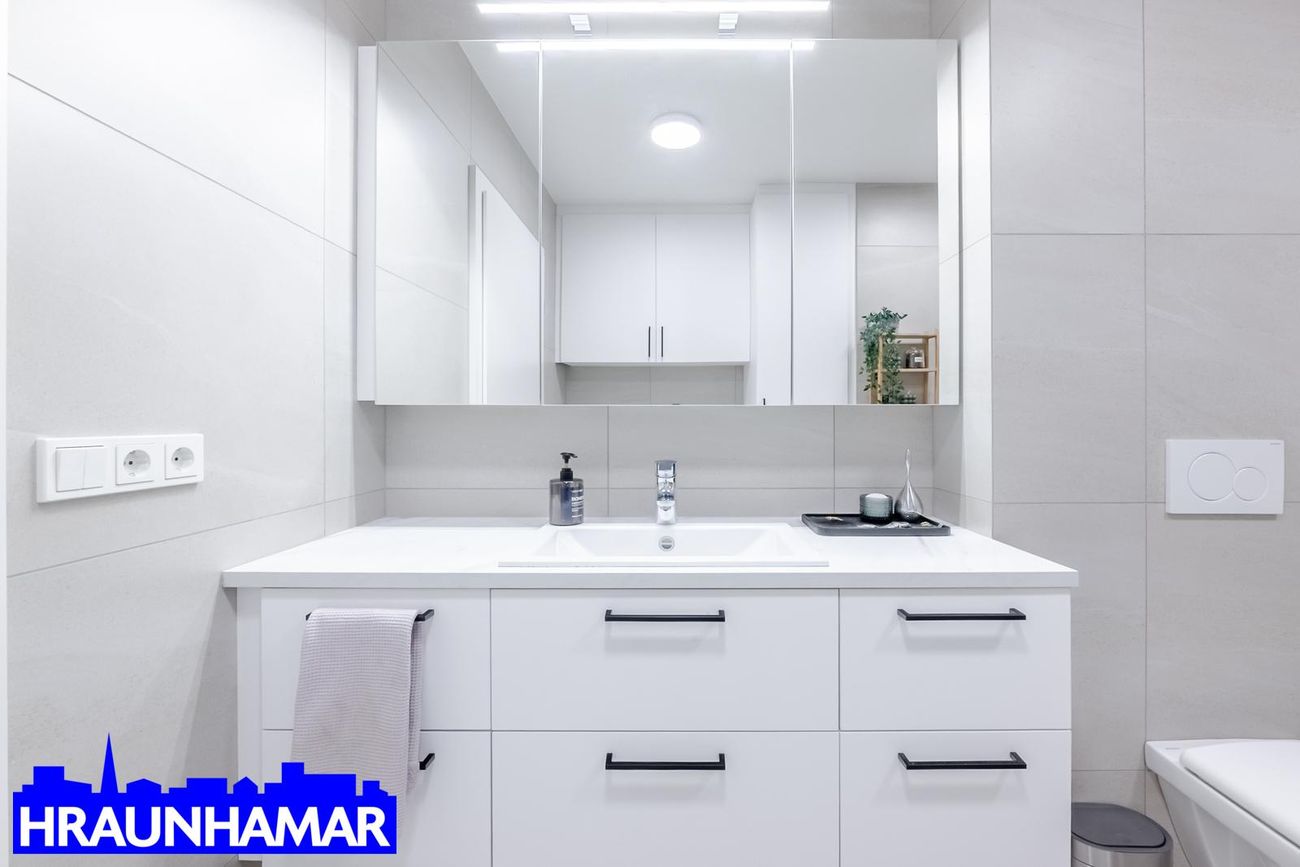 Nónhamar 2A, 221 Hafnarfjörður
