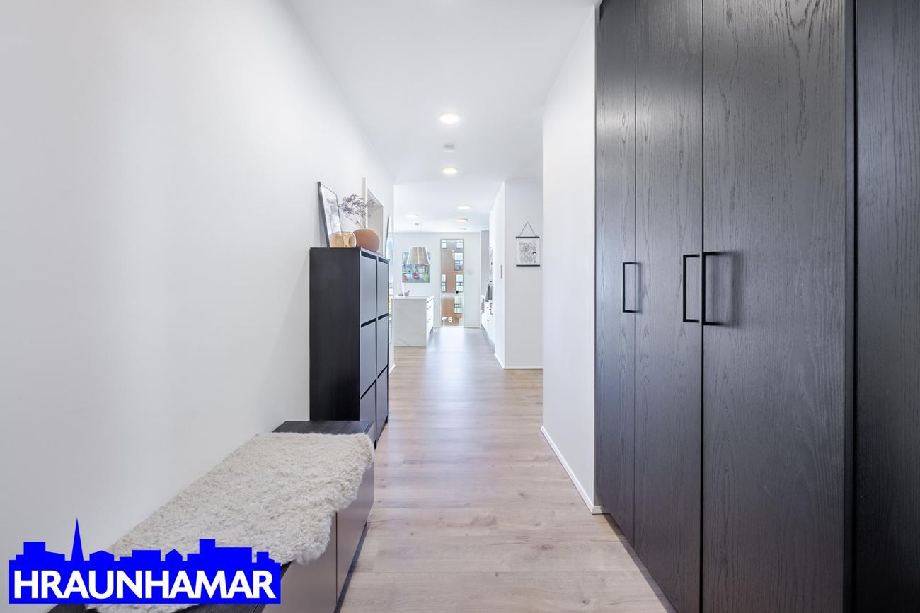 Nónhamar 2A, 221 Hafnarfjörður