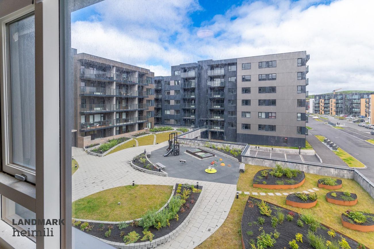 Áshamar 6, 221 Hafnarfjörður