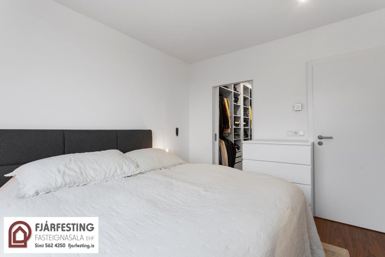 Naustavör 9, 200 Kópavogur