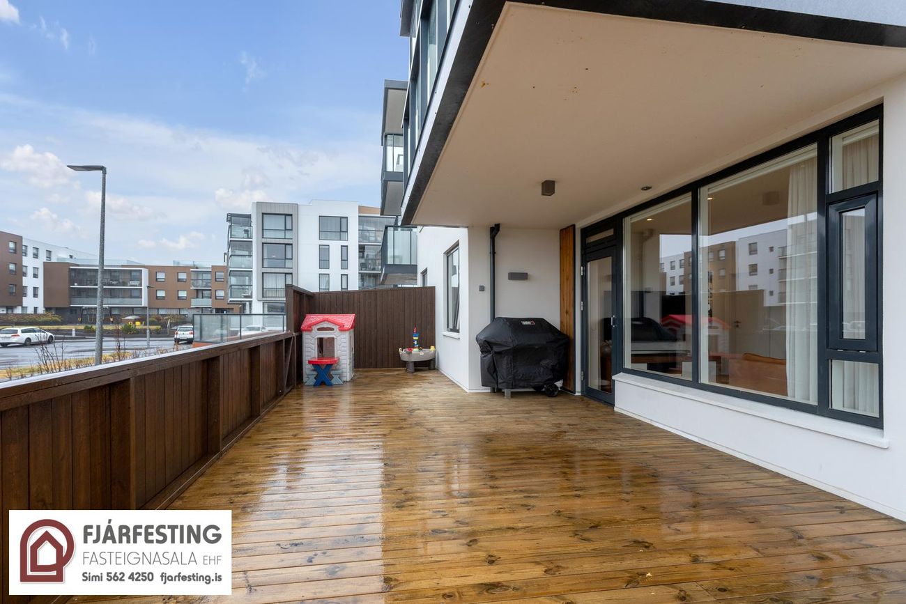 Naustavör 9, 200 Kópavogur