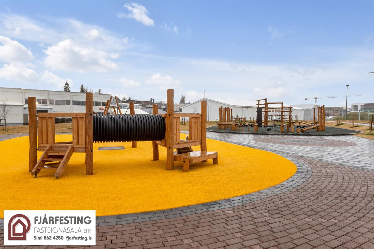 Naustavör 9, 200 Kópavogur