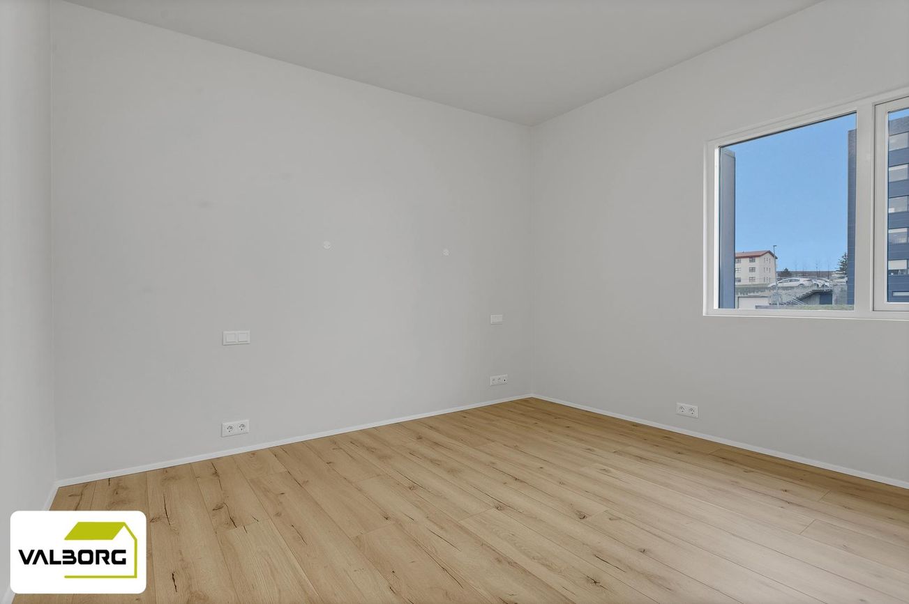 Skipalón 3, 220 Hafnarfjörður