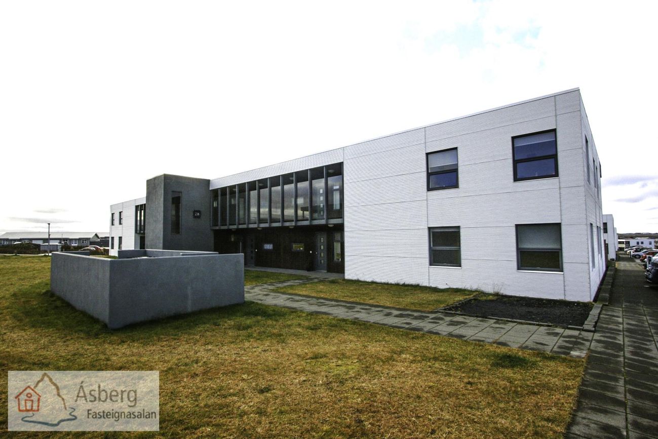 Dalsbraut 28, 260 Reykjanesbær