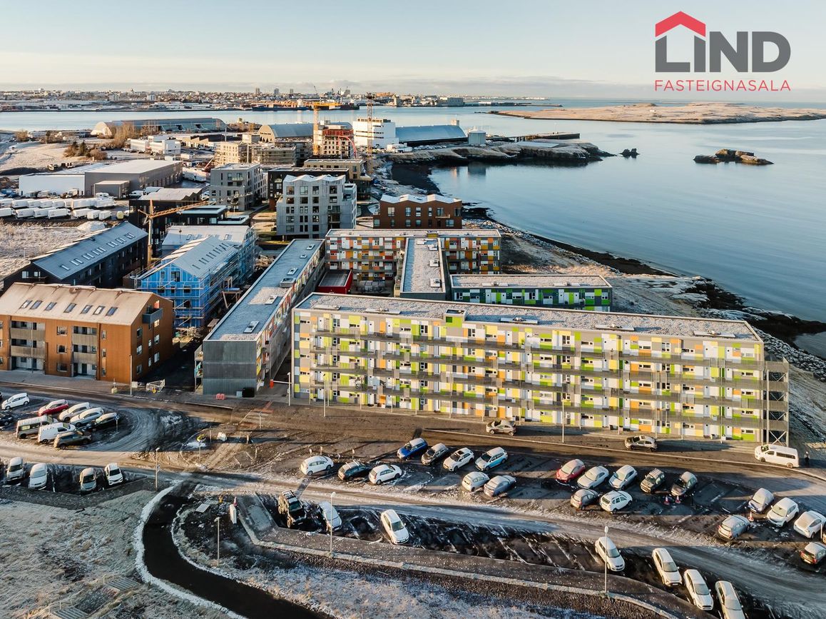 Jöfursbás 11B, 112 Reykjavík