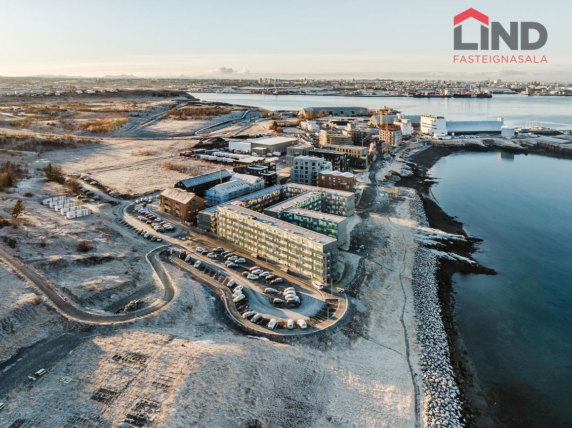 Jöfursbás 11B, 112 Reykjavík