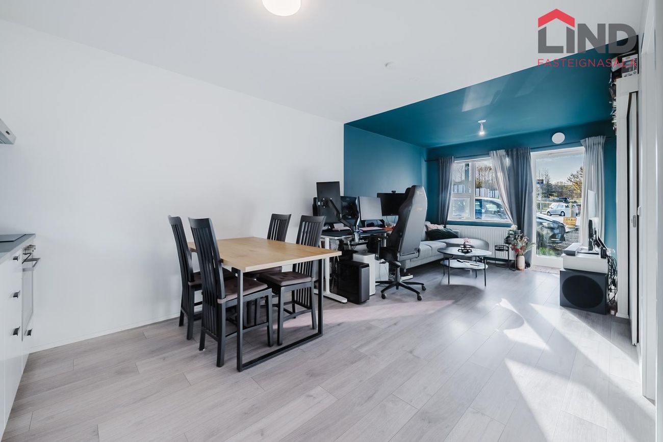 Jöfursbás 11B, 112 Reykjavík